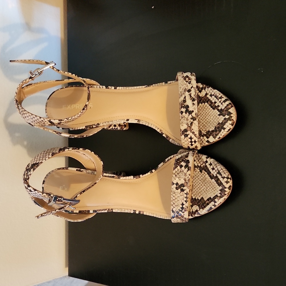 Express Snakeskin Chunky Heel Platform Brown Tan Night Out Cute Shoes